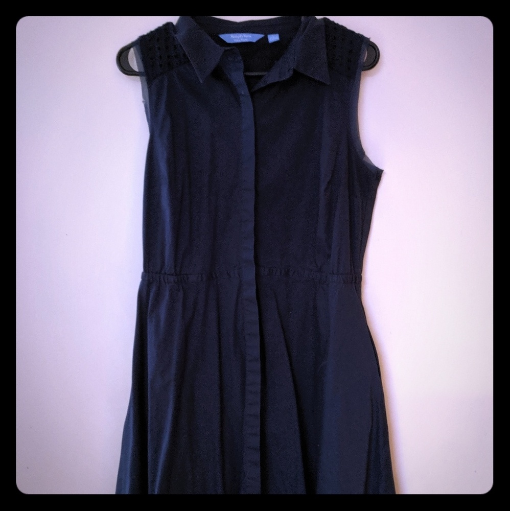 Sleeveless navy blue collared dress
